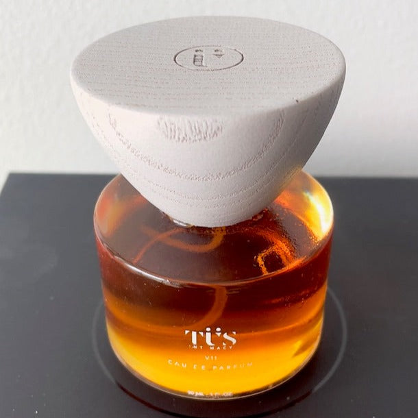 
                      
                        V.II Eau De Parfum 30ml
                      
                    